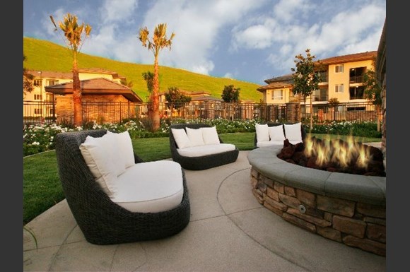 Vesada Apartment Homes 3390 Country Village Rd Riverside