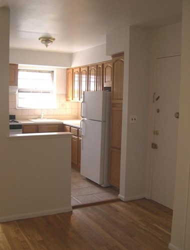 314 Oakwood Ave Studio-2 Beds Apartment for Rent Photo Gallery 1