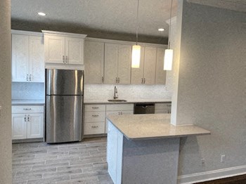 145-147 Summit Ave. 1-3 Beds Apartment for Rent - Photo Gallery 2