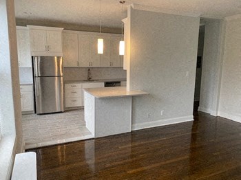 145-147 Summit Ave. 1-3 Beds Apartment for Rent - Photo Gallery 3