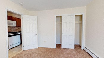 114 Montgomery Street 1-2 Beds Apartment for Rent - Photo Gallery 3