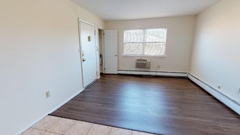 114 Montgomery Street 1-2 Beds Apartment for Rent - Photo Gallery 5