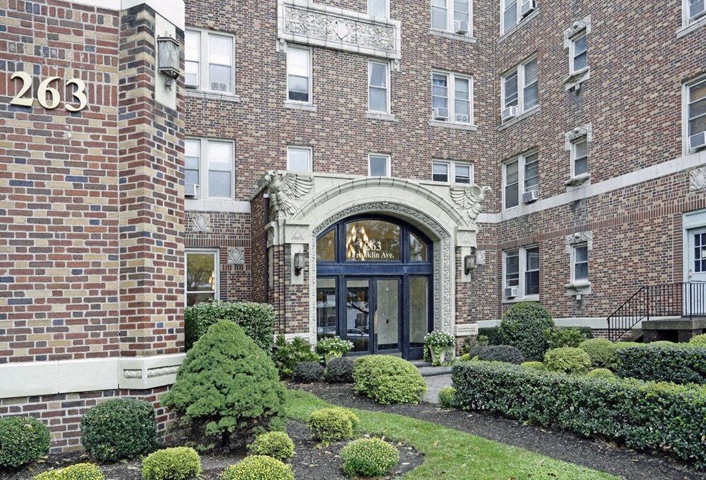 the building where the hotel is located