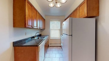 186 Franklin St. 2 Beds Apartment for Rent