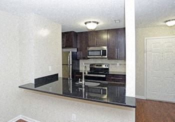 156 East Cedar Street 1-2 Beds Apartment for Rent - Photo Gallery 2