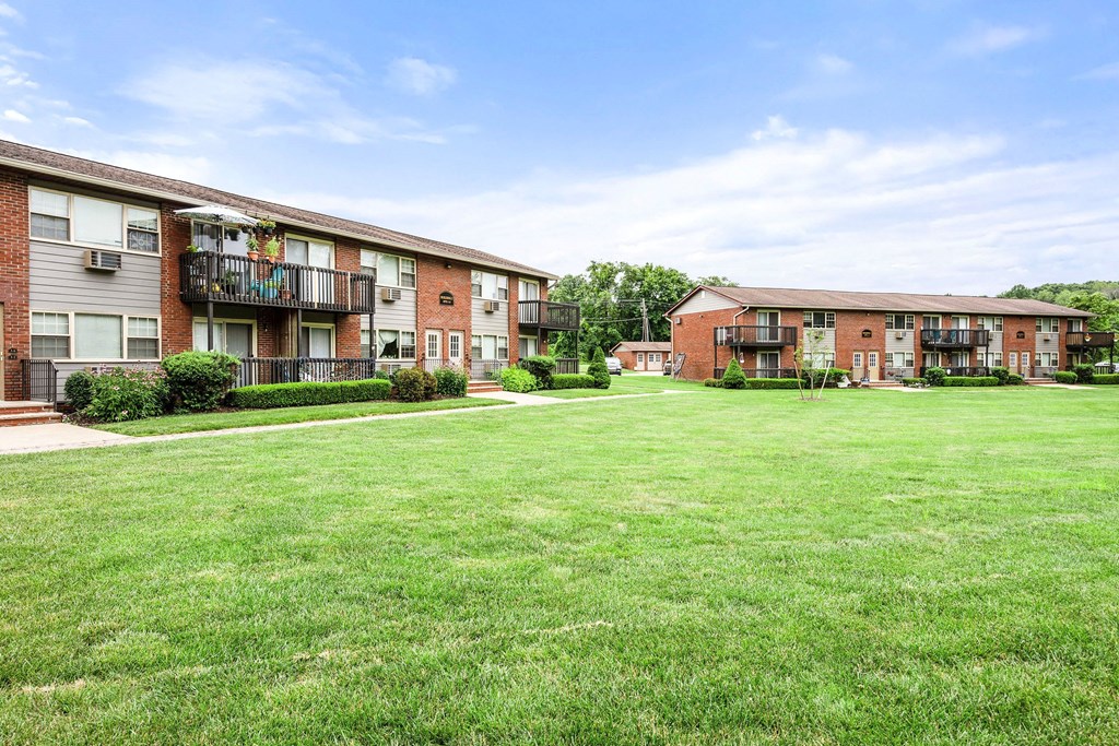 the outlook of the apartments atrium at thevillage apartments tx