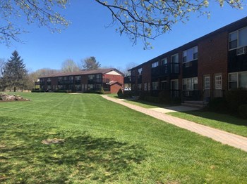 75 Mulford Rd. 1-2 Beds Apartment for Rent - Photo Gallery 5