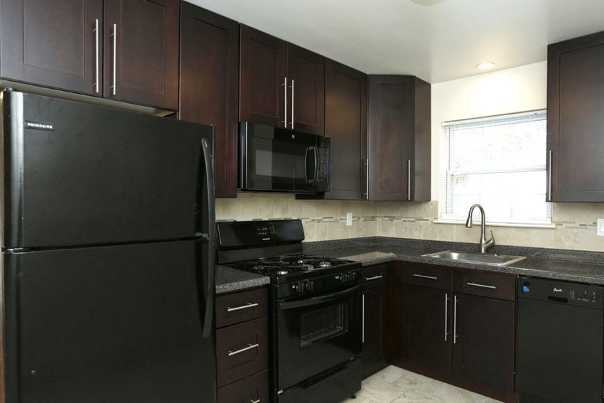 350-360 Crowells Road 2 Beds Apartment for Rent - Photo Gallery 1