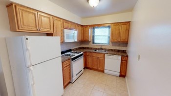785 Green Street 1-2 Beds Apartment for Rent - Photo Gallery 3