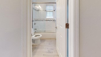 275-281 West Clinton Street 1-2 Beds Apartment for Rent - Photo Gallery 4