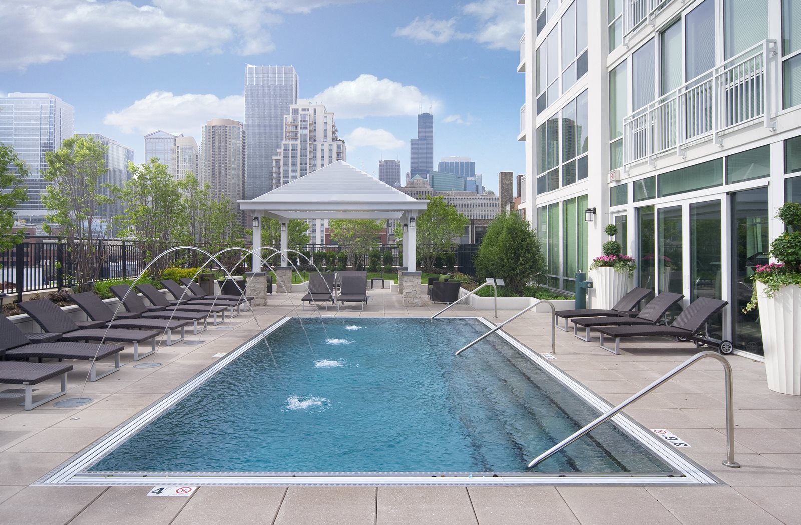 Flair Tower Apartments In River North Chicago Home Flair Tower Chicago Il 60654 Has Resort Style Pool