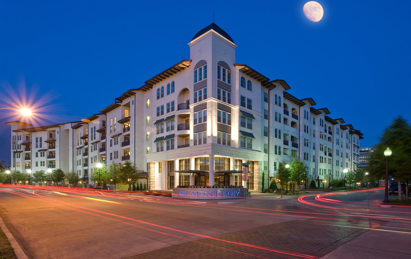 West Village Dallas Apartments The Monterey By Windsor
