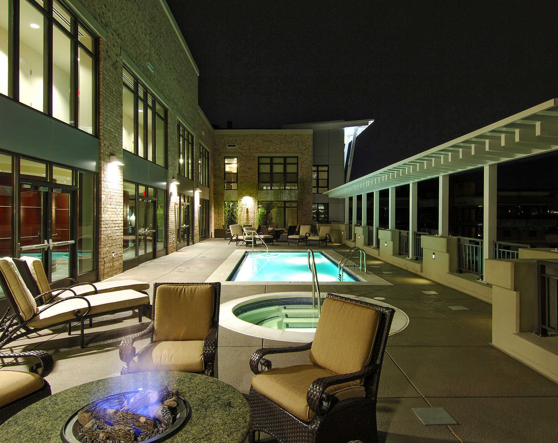 Alexandria, VA Luxury Apartments Halstead Tower by Windsor