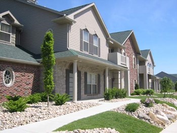 3879 Lone Pine 2-3 Beds Apartment for Rent - Photo Gallery 2