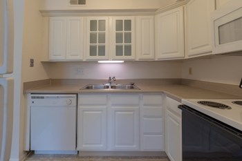 1530 Cambria Drive 2 Beds Home, Student for Rent - Photo Gallery 3
