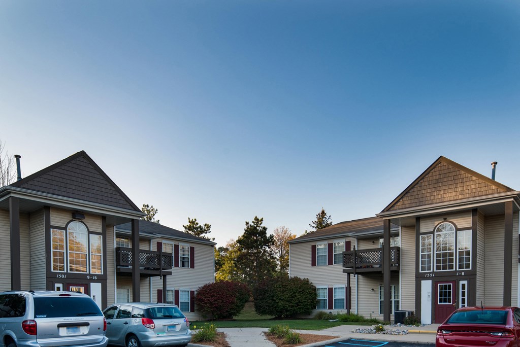 Exterior Eastwind Apartments in East Lansing Michigan
