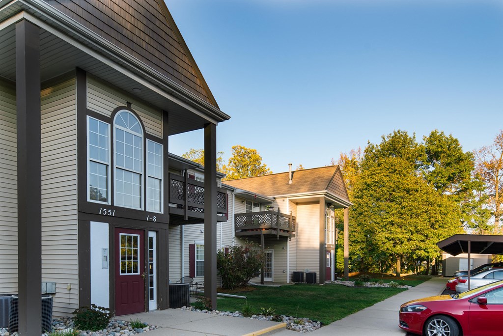Exterior Eastwind Apartments in East Lansing Michigan