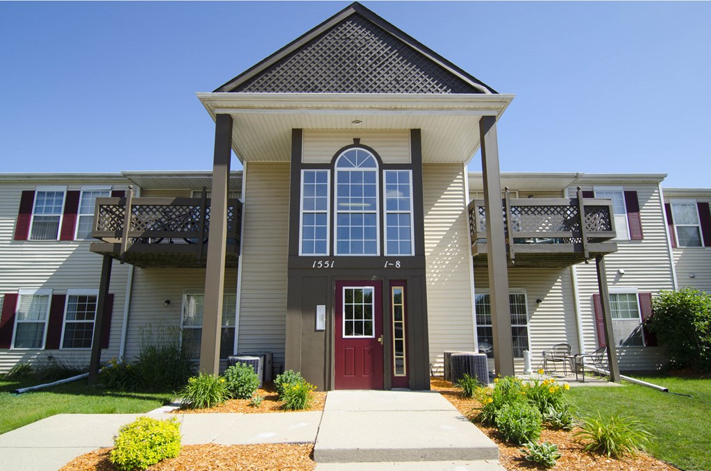 Exterior Eastwind Apartments in East Lansing Michigan