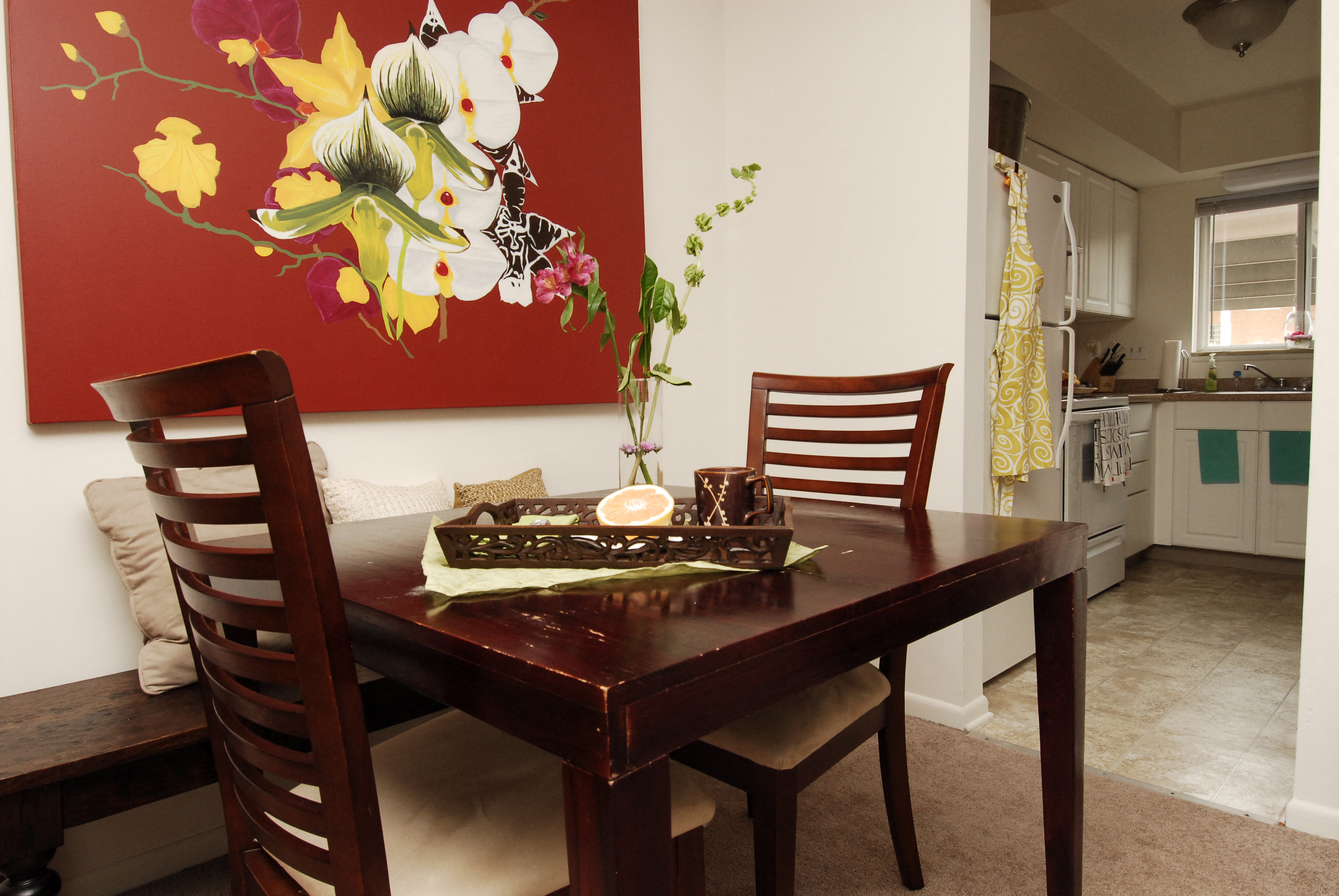 Holiday Townhomes Apartments in Lansing, MI