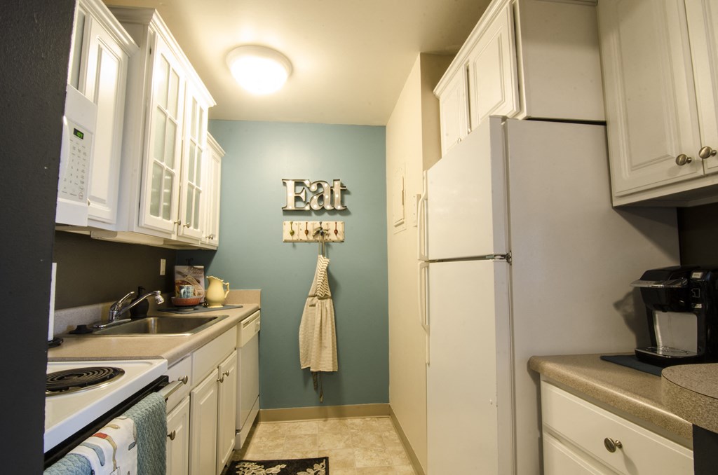 Gourmet kitchen at Mason Hills Apartments in Mason, MI