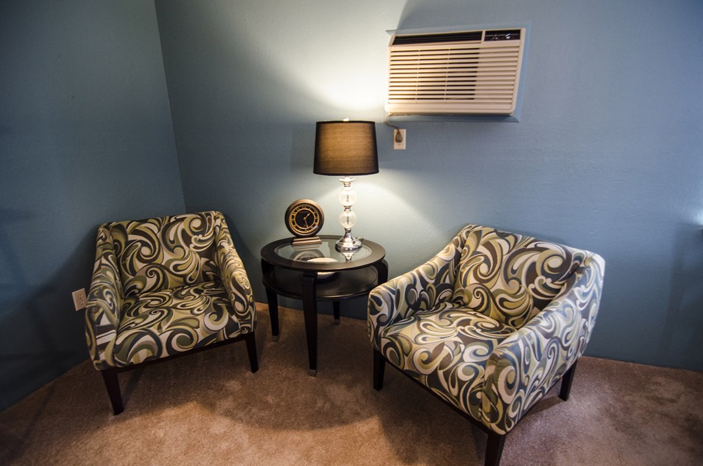 Sitting room at Mason Hills Apartments in Mason, MI