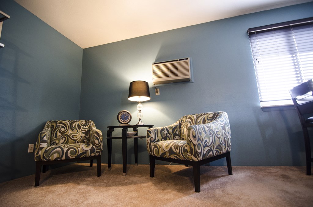 Sitting room at Mason Hills Apartments in Mason, MI