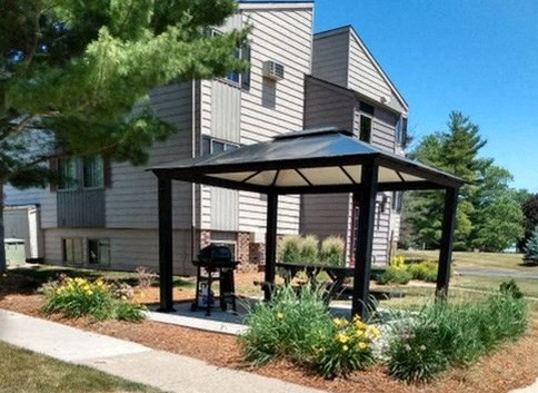 Exterior at Mason Hills Apartments in Mason, MI