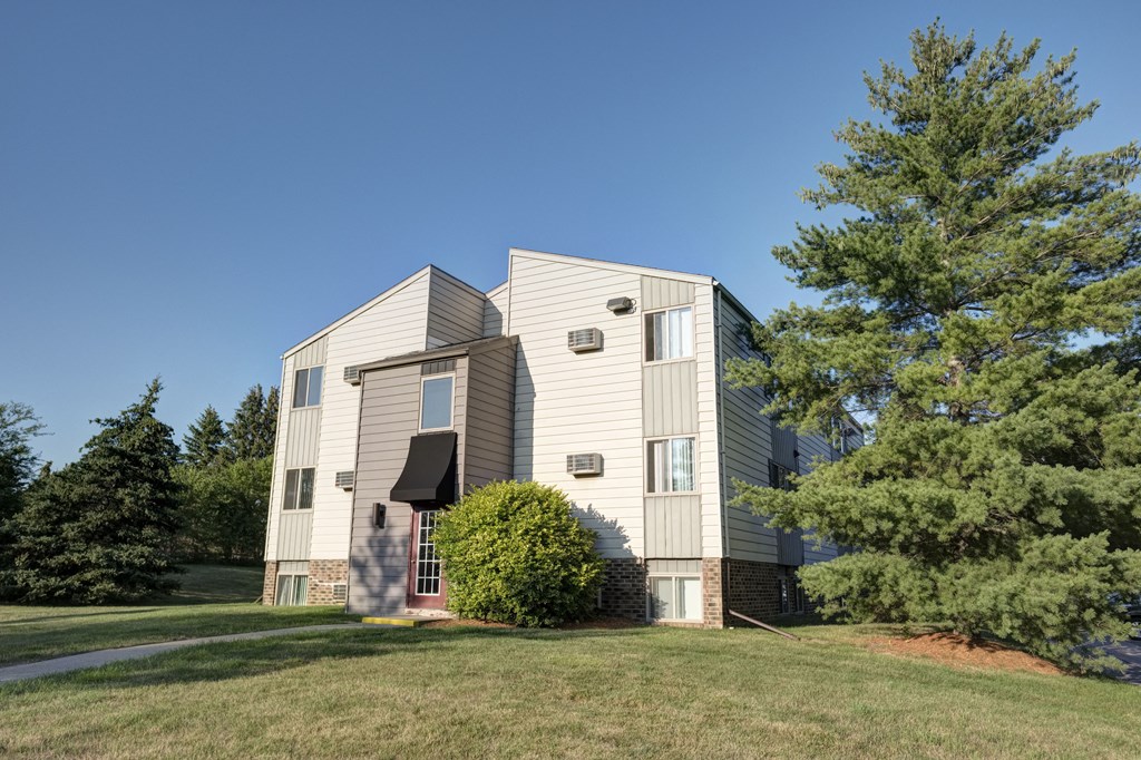 Exterior at Mason Hills Apartments in Mason, MI