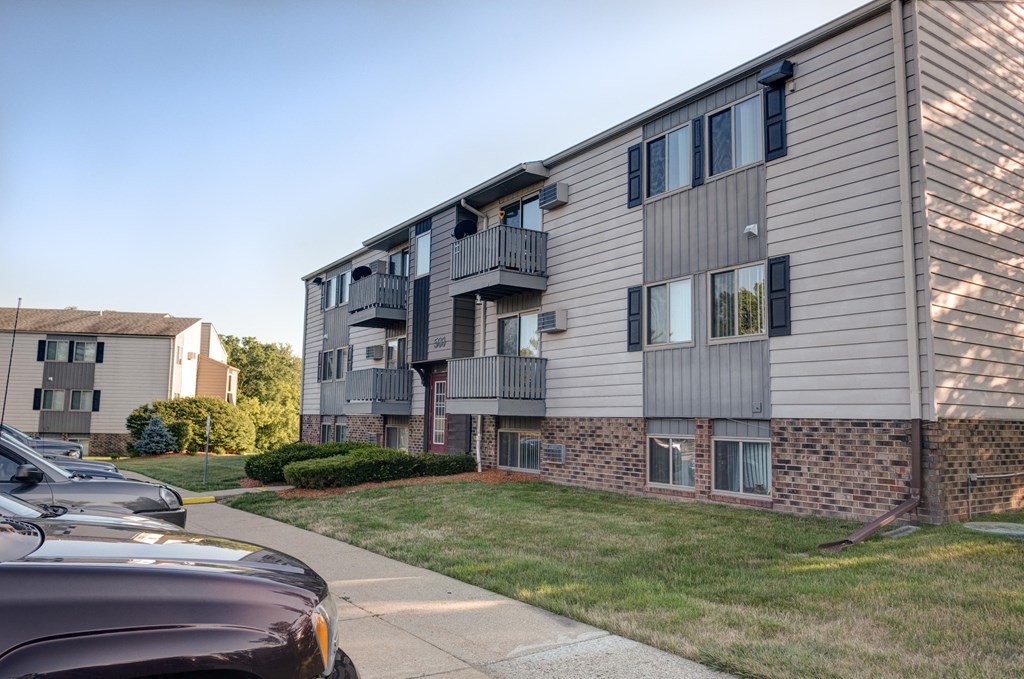 Exterior at Mason Hills Apartments in Mason, MI