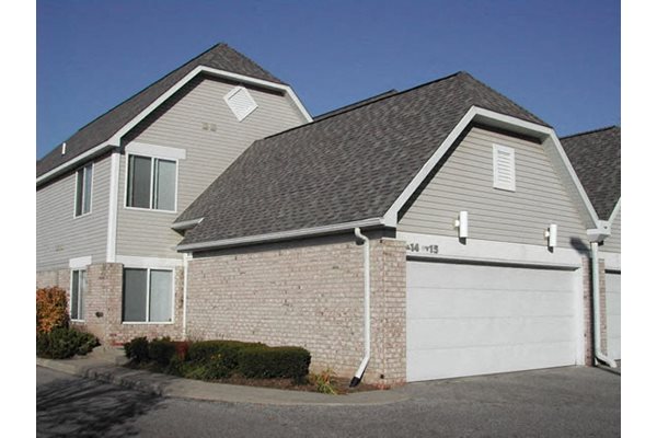 The Linden Apartments 1275 Oakridge Ave East Lansing