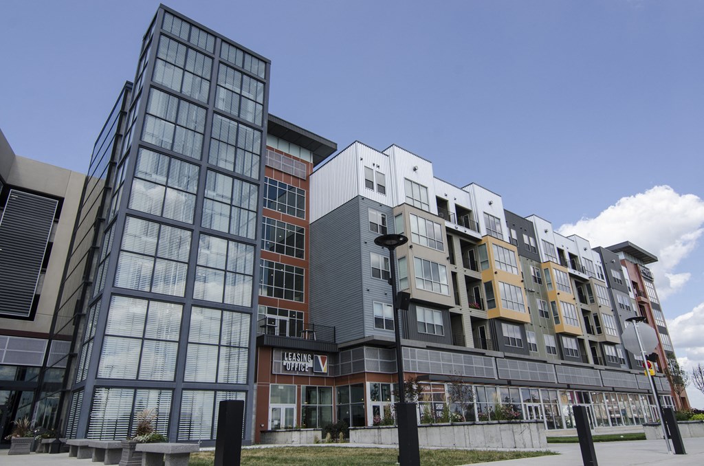 Exterior Vista at the Heights Apartments Near Eastwood Towne Center