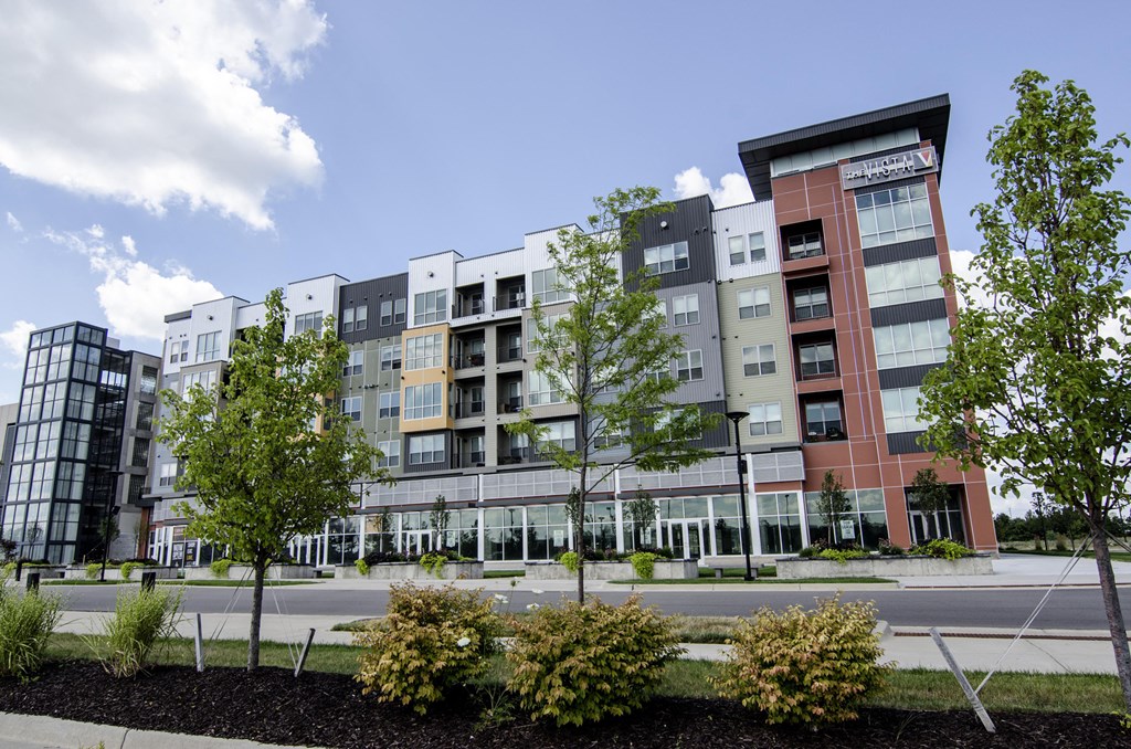 Exterior Vista at the Heights Apartments Near Eastwood Towne Center