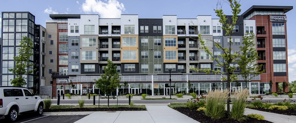 Exterior Vista at the Heights Apartments Near Eastwood Towne Center