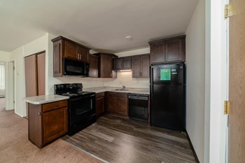 551 Albert Ave 2 Beds Home, Student for Rent - Photo Gallery 6