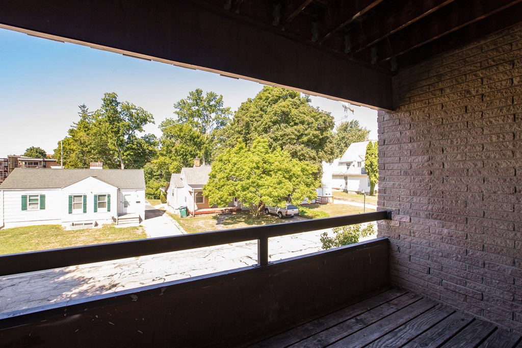 East Lansing Apartments Near Michigan State University | Americana B Apartments