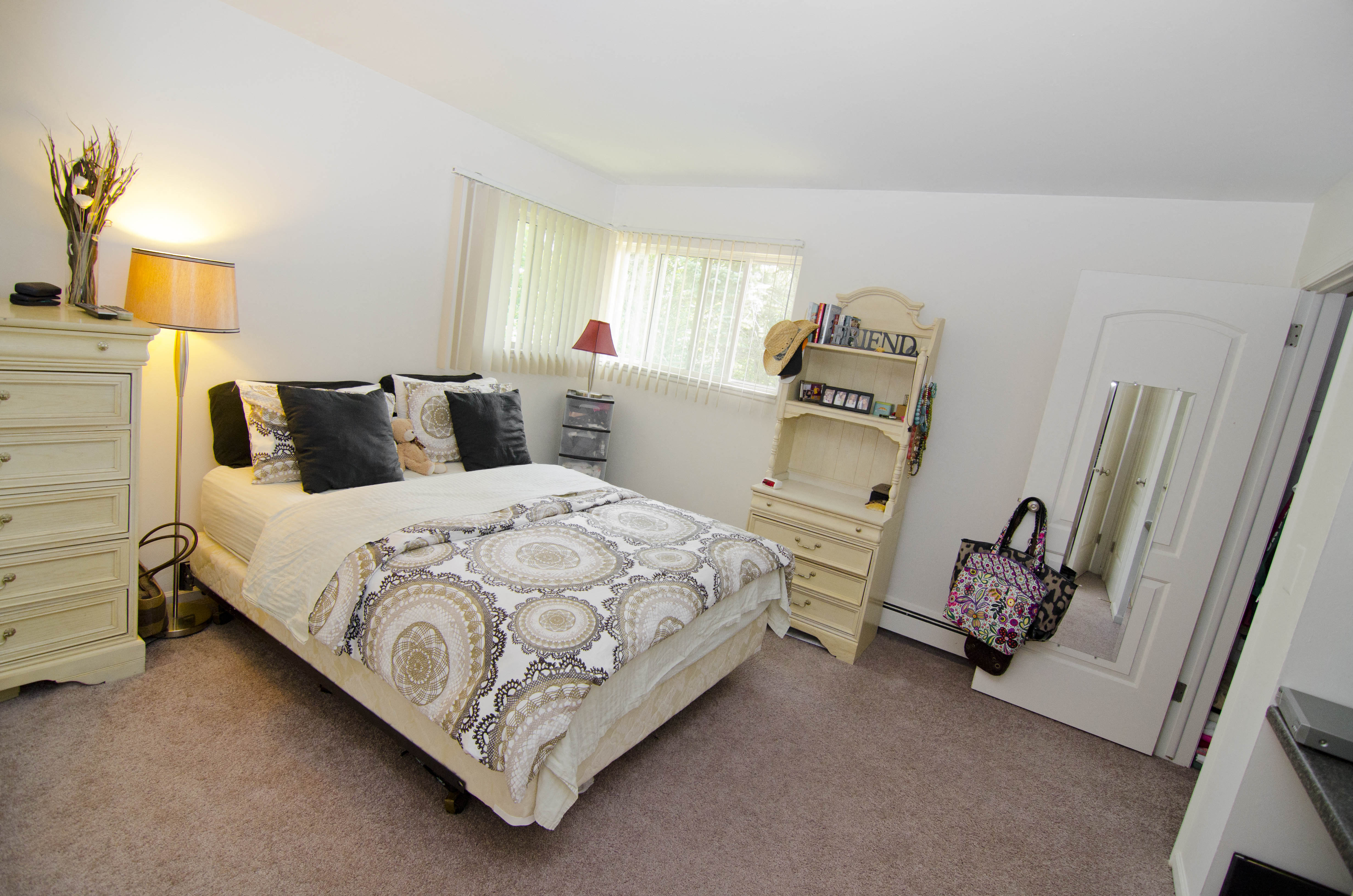 Auburn Place Apartments Apartments in East Lansing, MI