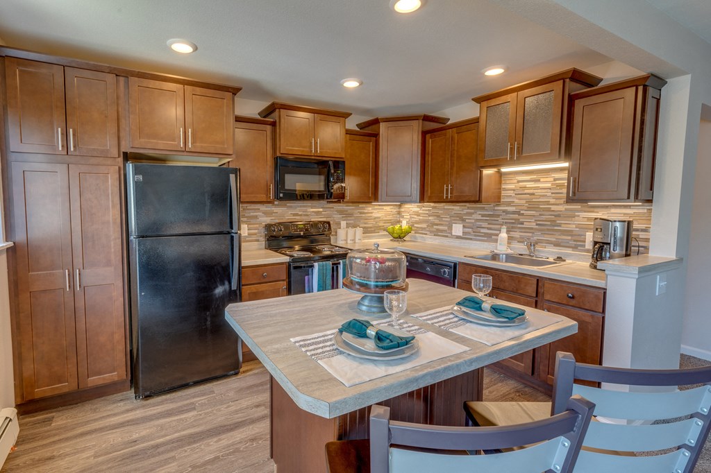 Spacious Kitchen in East Lansing Apartments near Michigan State University | Beechwood