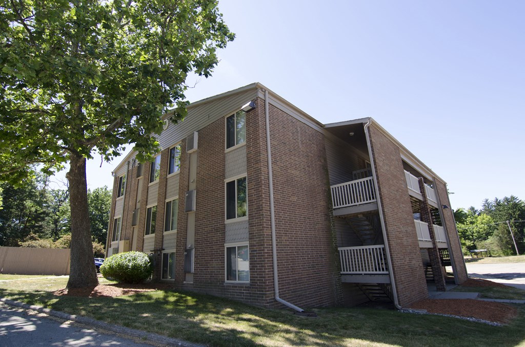 Campus Hill Apartments near Michigan State University