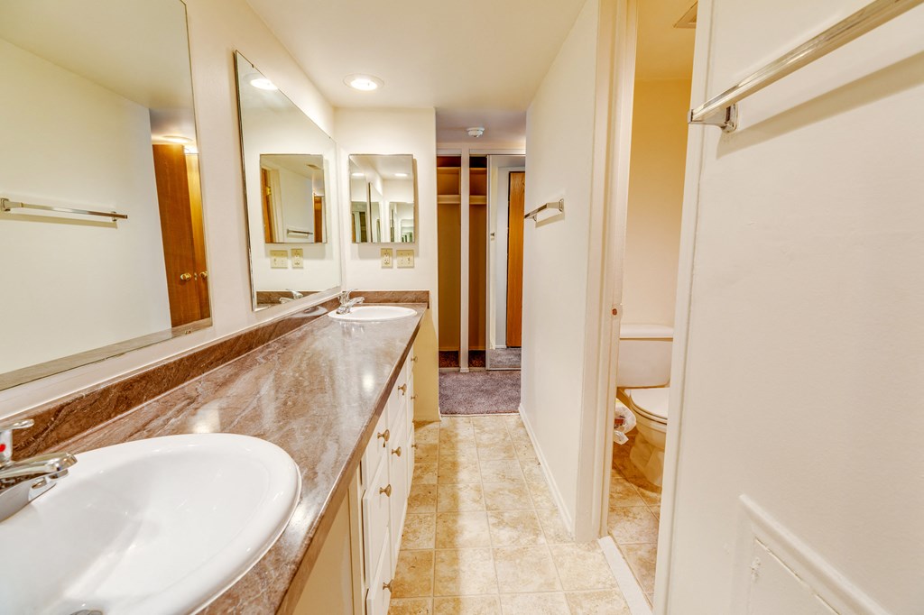 Spacious bedrooms in East Lansing Apartments near Michigan State University | Campus Hill