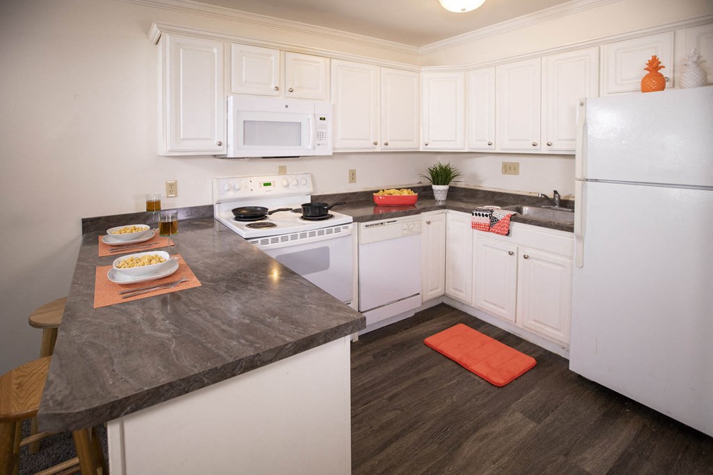 Spacious Kitchen in East Lansing Apartments near Michigan State University | Campus View