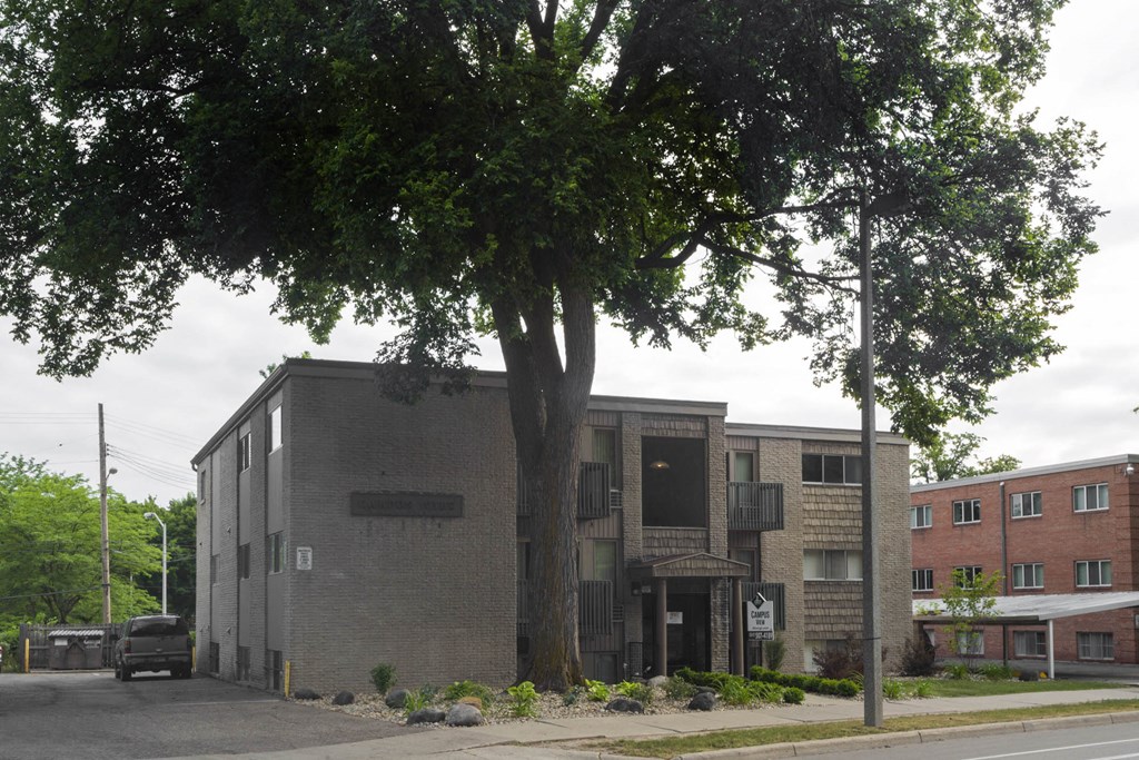 Apartments in East Lansing near Michigan State University | Campus View Apartments