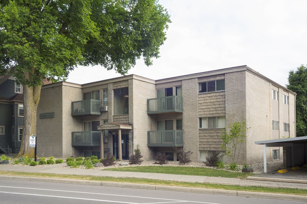 Apartments in East Lansing near Michigan State University | Campus View Apartments