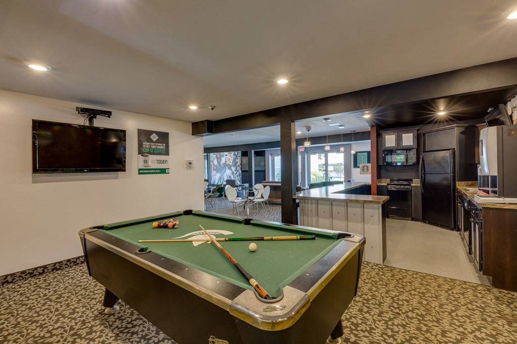 Resident lounge in East Lansing Apartments near Michigan State University | Capitol Villa Apartments near MSU