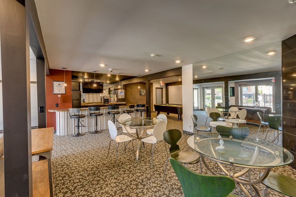 Resident lounge in East Lansing Apartments near Michigan State University | Capitol Villa Apartments near MSU