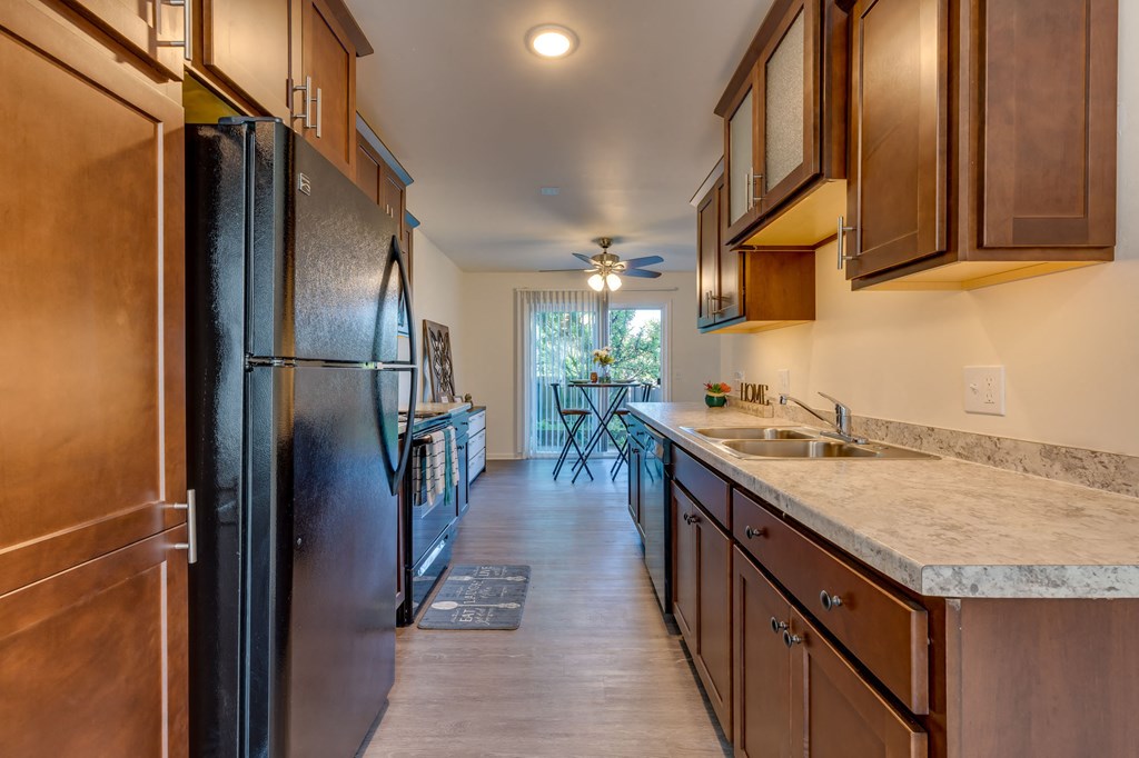 Spacious Kitchen in East Lansing Apartments near Michigan State University | Carriage Hill East