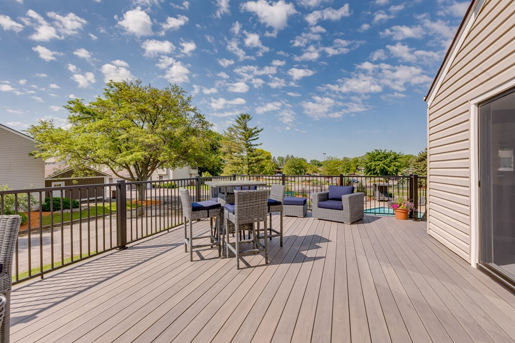 East Lansing Apartments | Carriage Hill East Apartments and Townhomes