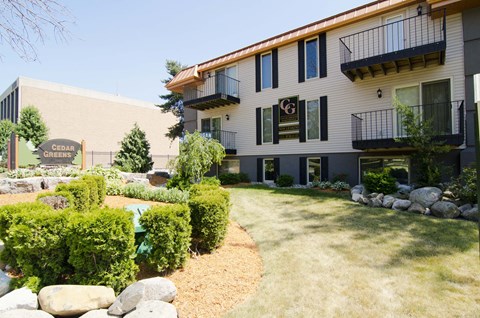 East Lansing Apartments Near Michigan State University | Cedar Greens Apartments