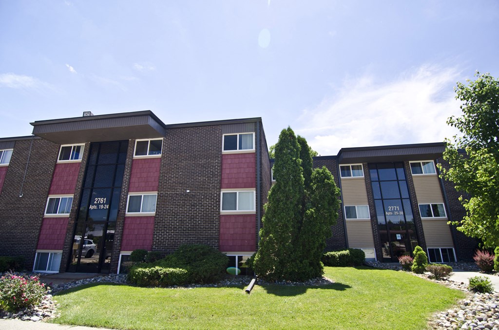 East Lansing Apartments near Michigan State University | Collingwood Apartments