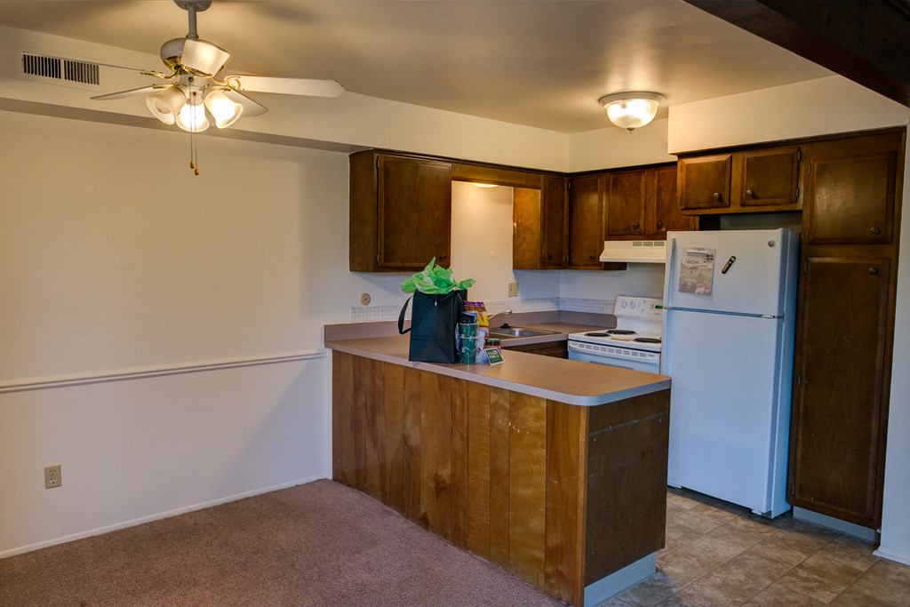 Spacious Kitchen in East Lansing Apartments near Michigan State University | Courtyard Flatlets