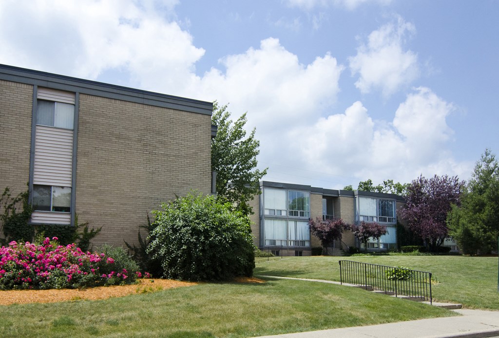 East Lansing Apartments | East Knolls Apartments